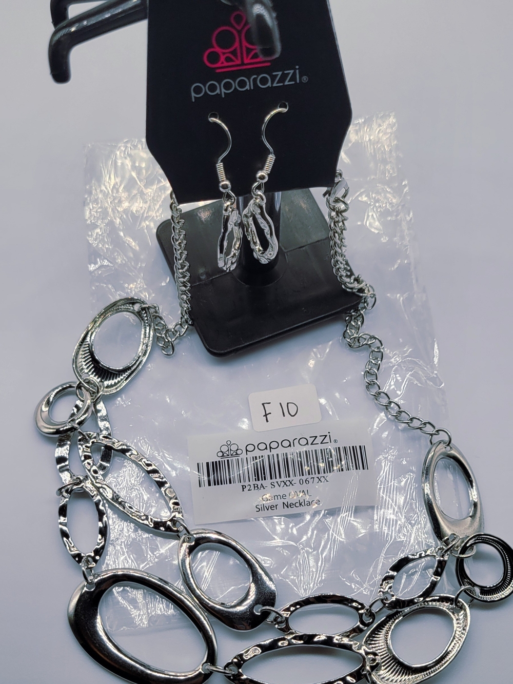 paparazzi Silver Linked Oval Necklace with Dangle Earrings